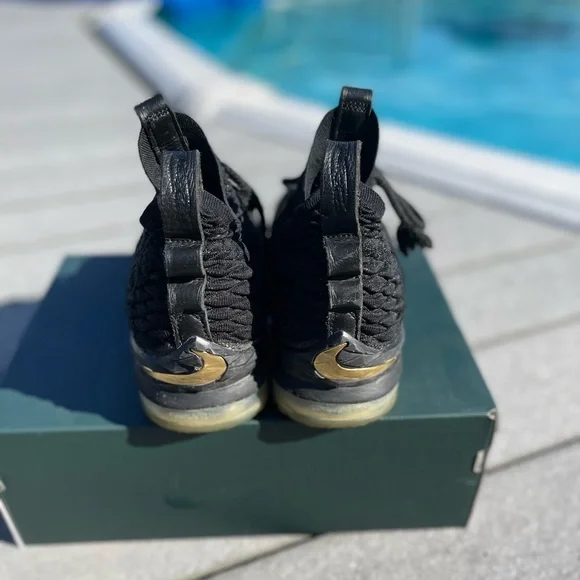 LeBron 15 'Metallic Gold' - Picture 4 of 6